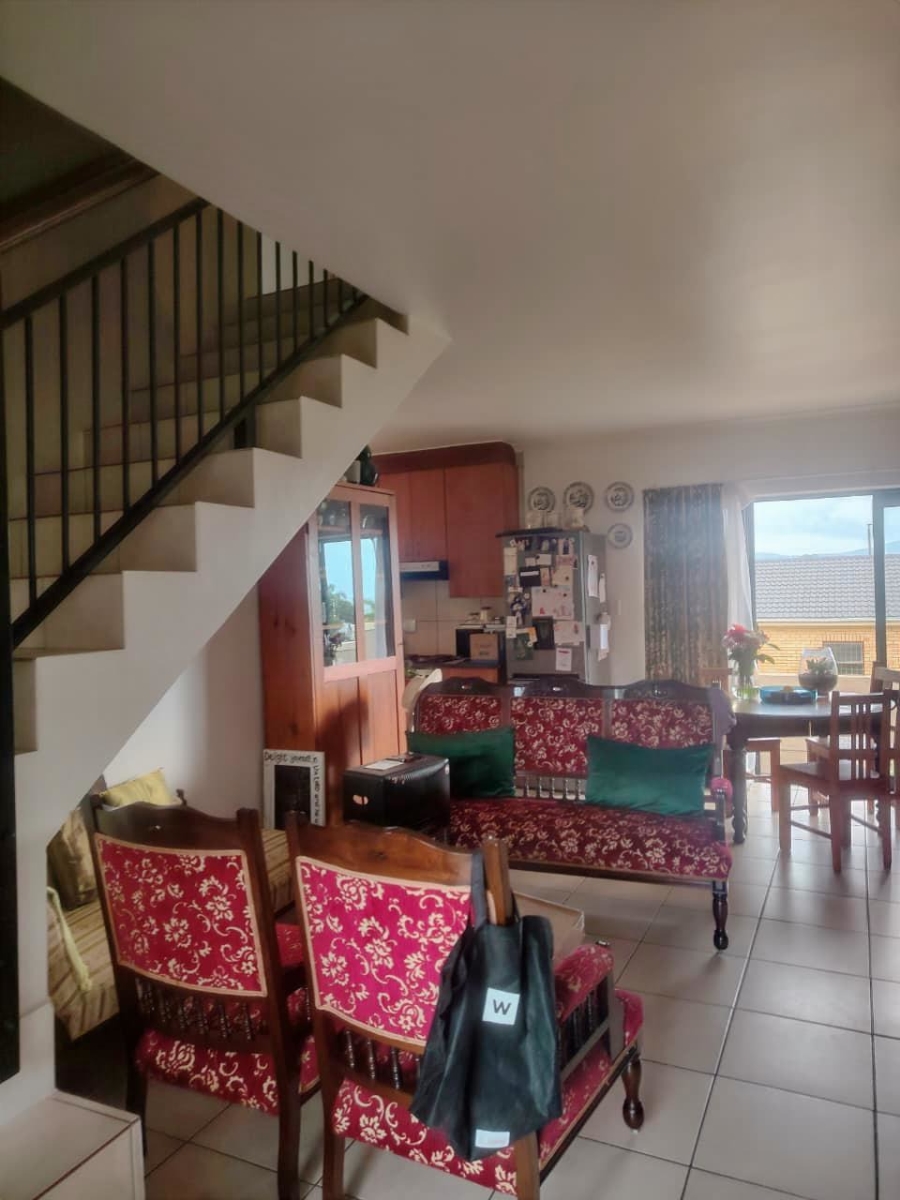 3 Bedroom Property for Sale in The Crest Western Cape